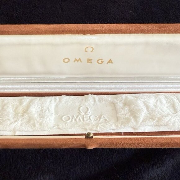 Vintage Men’s 18K Solid Gold Omega Automatic Black Face Wrist Watch with Band - Picture 3 of 6